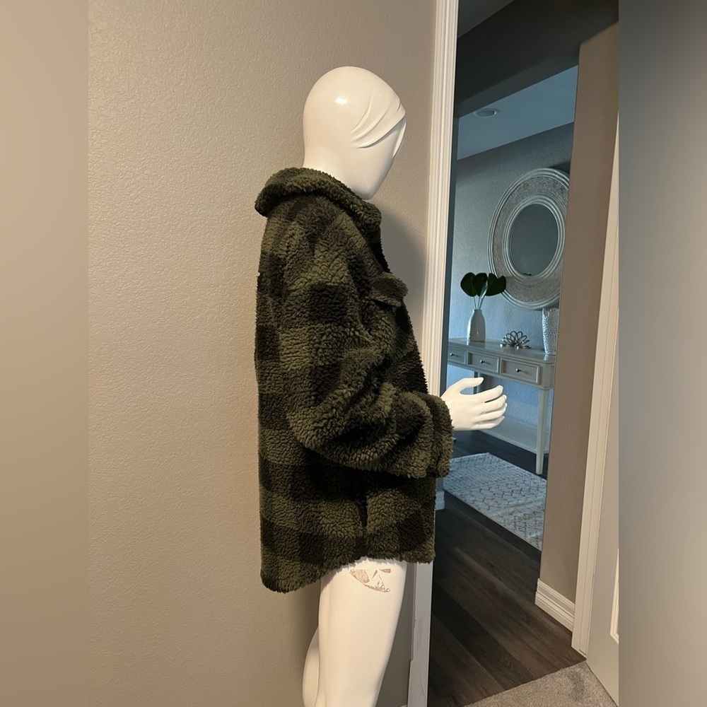 Lucky Brand Faux Sherpa Plaid Coat. Size XS - Picture 7 of 12